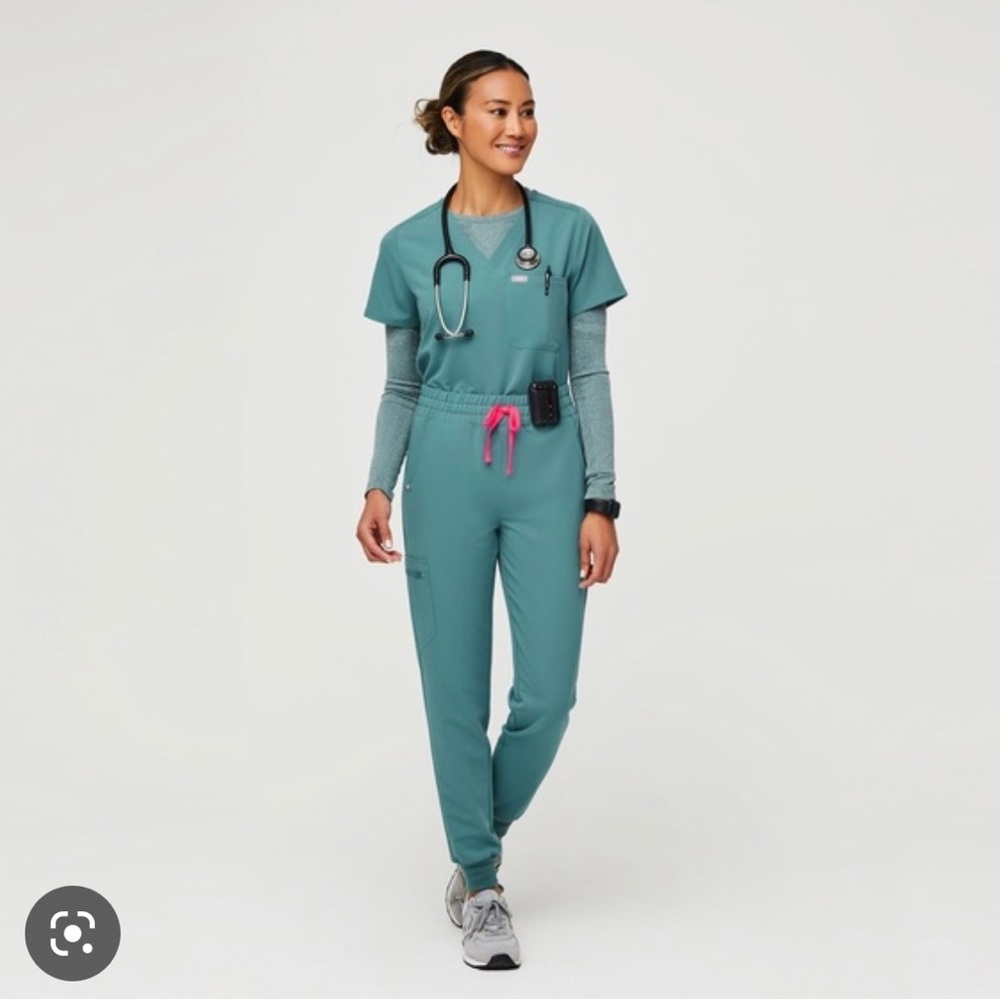 FIGS hydrogreen scrubs